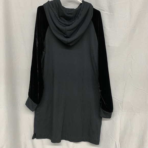 Anthropologie Velvet by Graham & Spencer - Picture 2 of 10